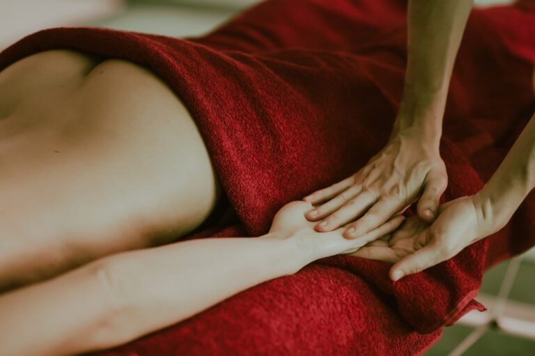 The Ultimate Guide to Erotic Massage with Oil